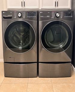 LG Premium 4-Piece Laundry Set - Washer + Dryer + SideKick Washer + Pedestal