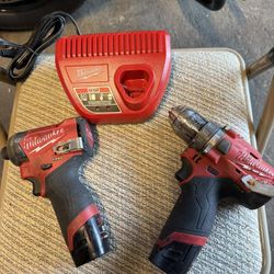 M12 Milwaukee Impact And Drill