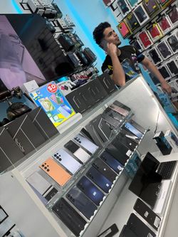 Unlocked iPhones & Samsungs Under $150