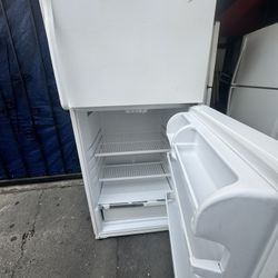 Refrigerator Top Freezer