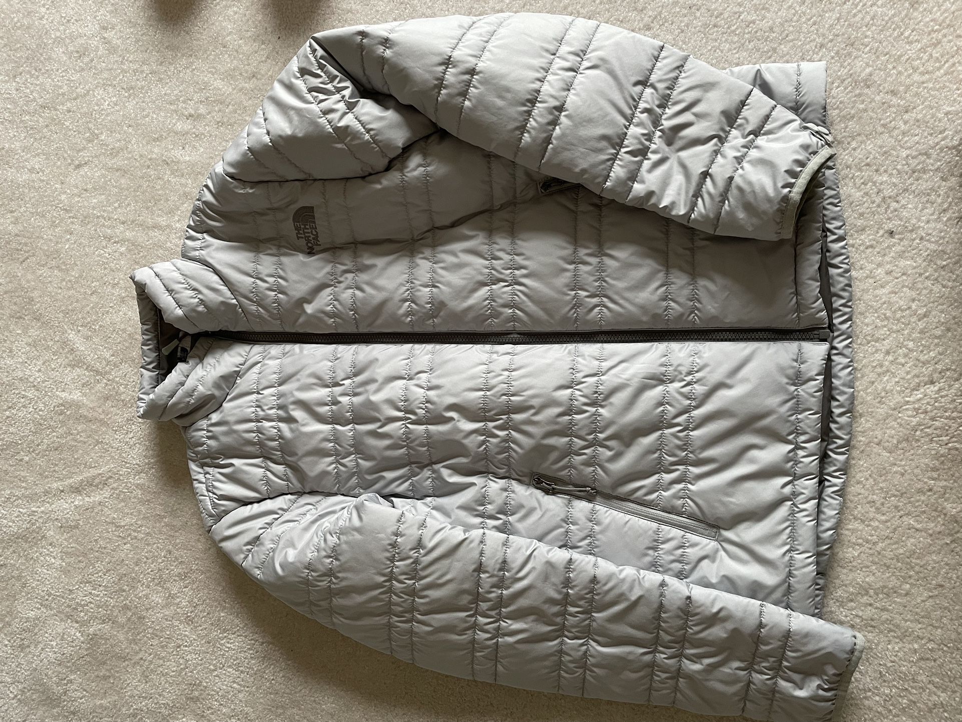 The North Face Jacket Size Small (white/silver)