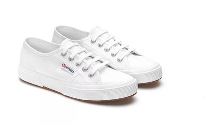 NEW Superga - White 2750 Cotu Laced Sneakers NIB! Size 6M - Italy’s fav Sneakers! ~ Beautiful & Classic ~ Made Famous By Princess Kate! -