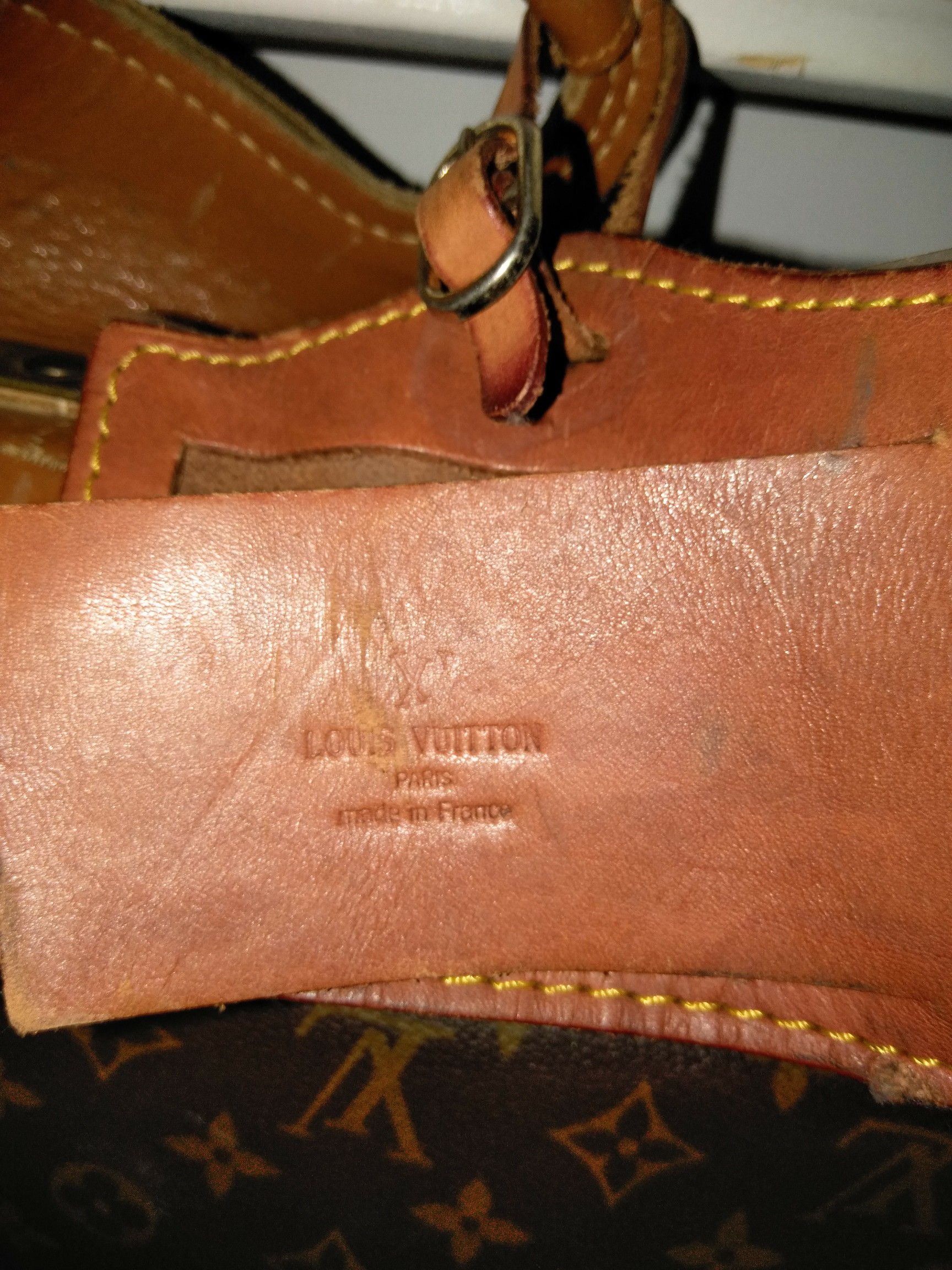 Louis Vuitton Garment Bag for Sale in Vernon Rockvl, CT - OfferUp