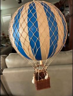 22” tall x 12.6” diameter Historic Model Hot Air Balloon Sculpture Collectible
