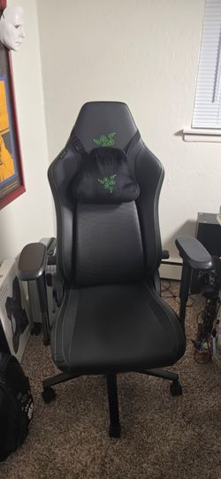 Razer Iskur V2 Gaming Chair - Excellent Condition - $300 OBO