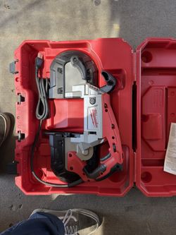 Milwaukee 6232-21 DEEP CUT VARIABLE SPEED. Brand New. (Does Not Come With Blade)