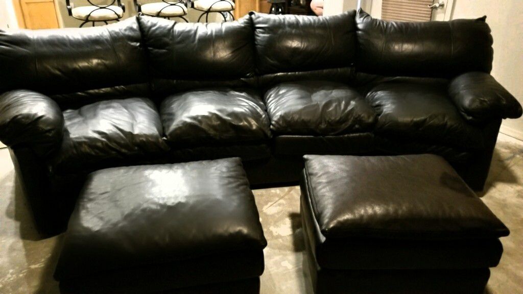 Black Leather Couch 2 Ottomons