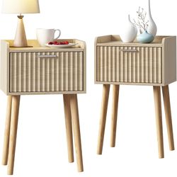 Nightstand Set of 2, Small Bed Side Table with Fluted Door, End Table with Solid Wood Legs, Mid-Century Bedside Table for Bedroom Small Space
