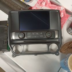 14-18 Chevy Silverado Factory Radio 