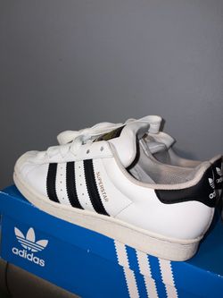 white adidas superstar