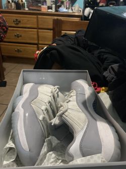 Jordan 11 Retro Lows Cement Greys
