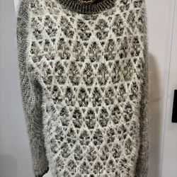 Women’s Sweater 