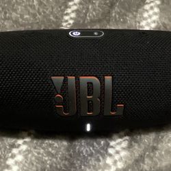 JBL Charge 5