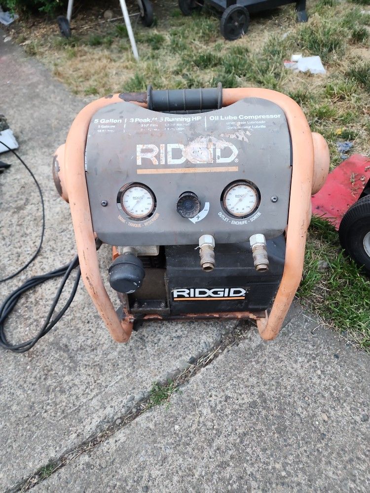Ridged 5 Gallon Aircompressor