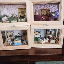 Vintage Mini Room Box House.