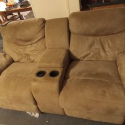 Dual Reclining Couch 
