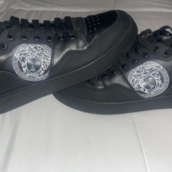 Versace Men’s Medusa logo black Leather sneaker 