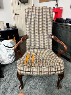 FREE Vintage Queen Anne Accent Chair