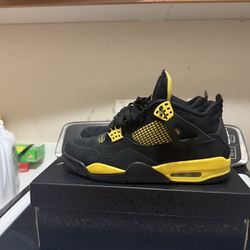 Jordan 4 Thunders