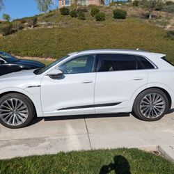 2019 Audi E-tron Prestige 