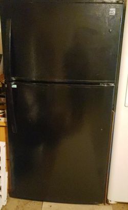 Refrigerator Kenmore Top Freezer New