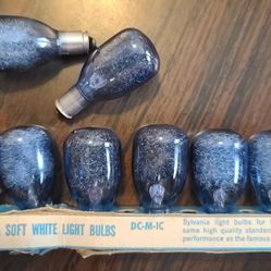 Lot of 8 Vintage Sylvania Flash Bulbs 