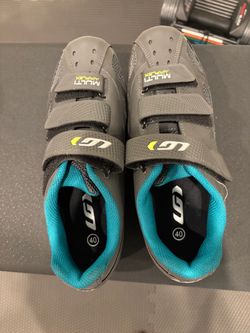 Womens Garneau cycling shoes - size 9