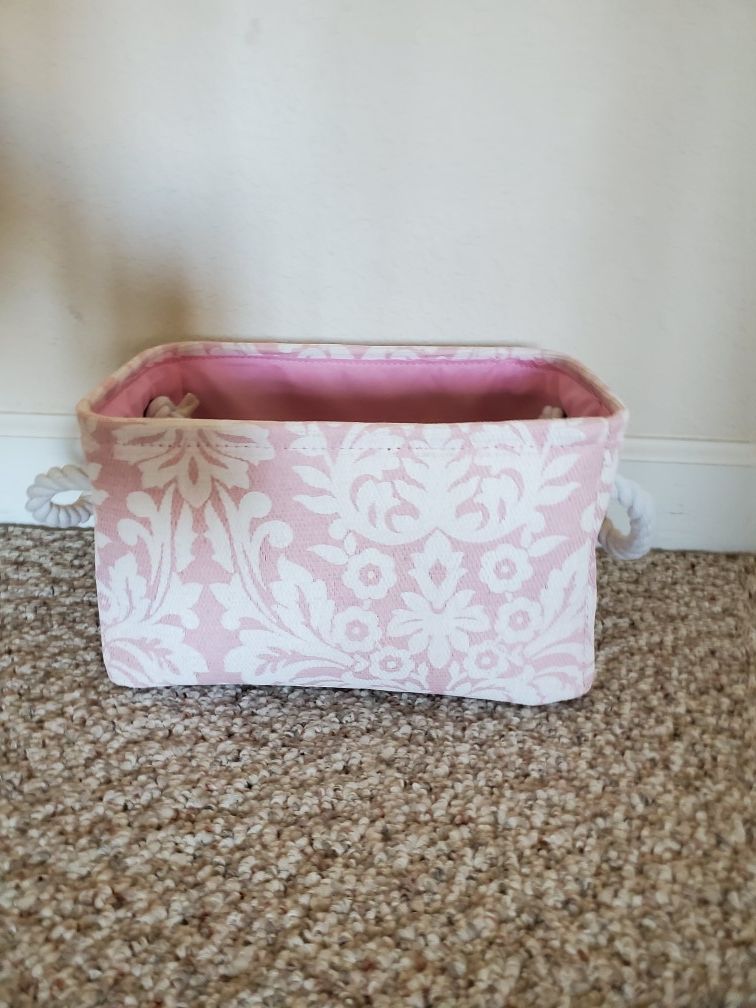 Small storage tote