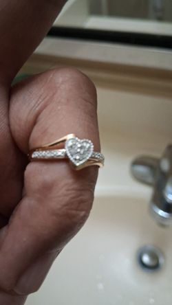 Diamond  accent  10 kt gold ring women ring