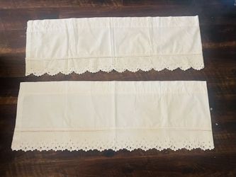 Vintage Set Of Two croscill Valence