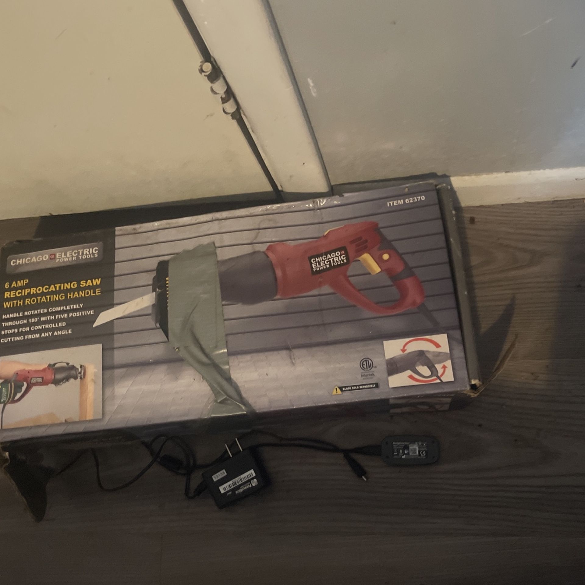 Reciprocating Saw With Rotating Handle