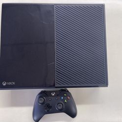Xbox One Console With Controller, Kinect Camera, Power Cable