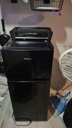 Hisense Mini Fridge – 46" Tall – Great ConditionCan fit 2gallons of milk on one shelf.