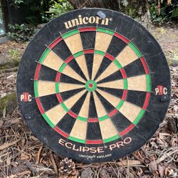 Dartboard “Eclipse pro” ; unicorn;  Made In UK; Mint Condition; Optional Set Of Darts, Could Deliver