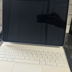 iPad Pro (12.9 Inch) 5th Generation 