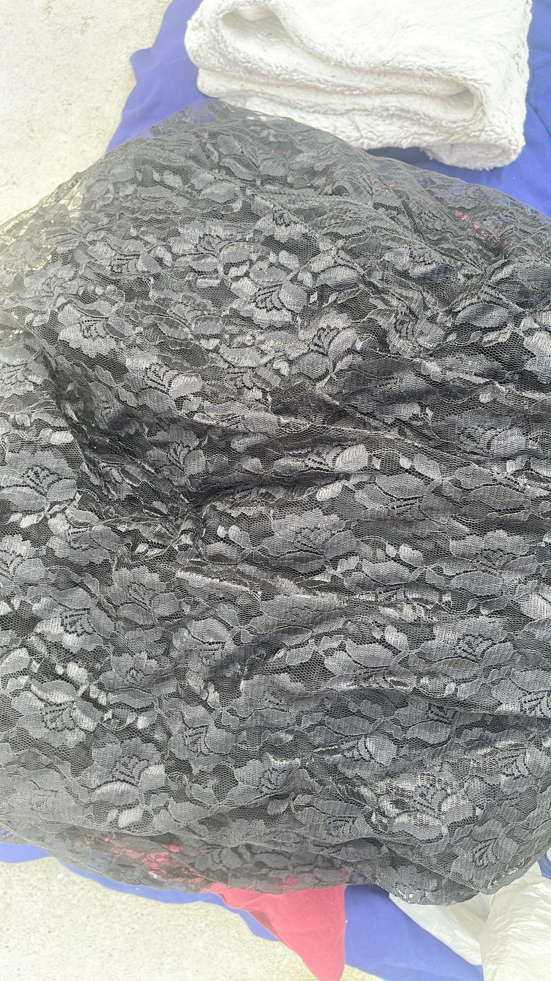 Black Lace 4’x18’