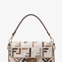 FENDI PURSE ALMOST IN NEW CONDITION!! Only One Owner 