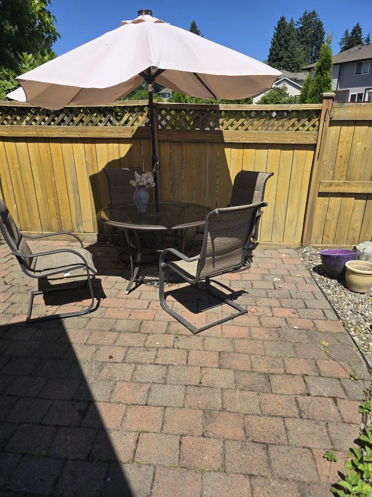 Outside Table Set with Canopy 