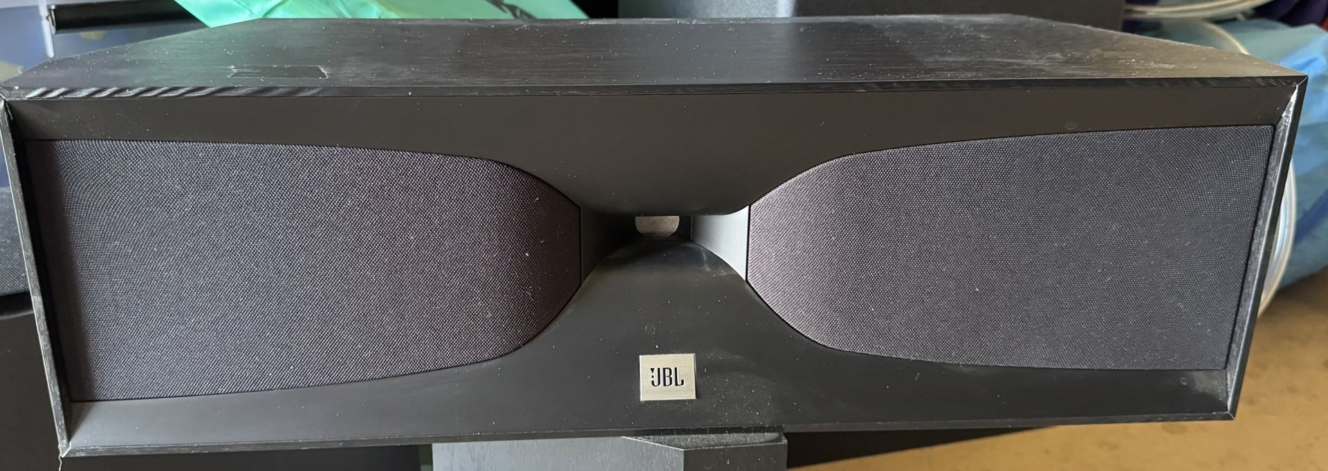 JBL Studio 520C 2-Way Speaker-Black