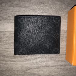 VERY LIGHTLY Used LV Wallet for Sale in Miami, FL - OfferUp