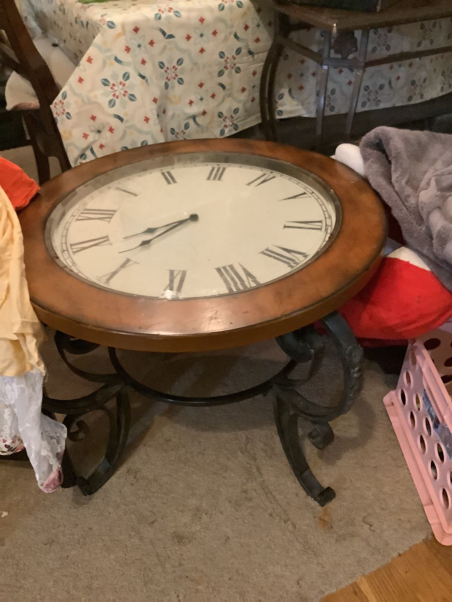 Clock moving Sale works really nice