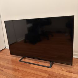Sony Bravia 48” TV