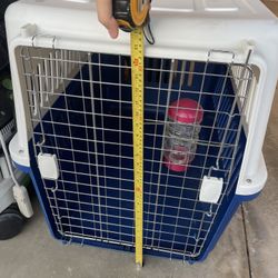 Medium large dog carrier with water bottle