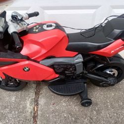 BMW 12V With keys & Charger K1300S Kid https://offerup.com/redirect/?o=RS5CaWtl For kids FOR SALEk