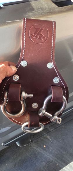 Zeluga Leather Tool Holster with Shackles