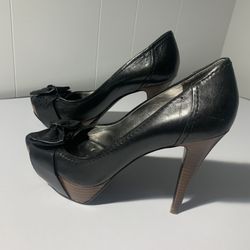 GUESS PUMPS