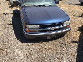 2001 Chevy s-10. Parts only no engine no transmission