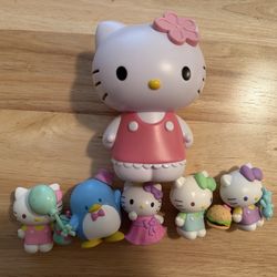 Assorted hello kitty figures