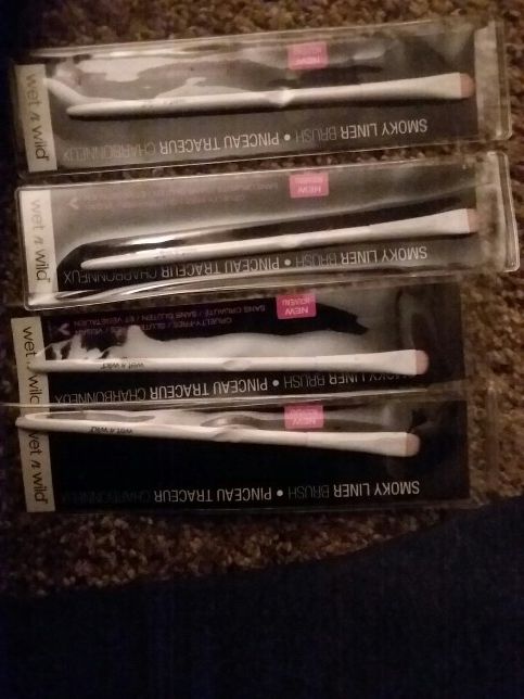 Makeup brushes