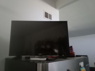 27" Toshiba TV $25